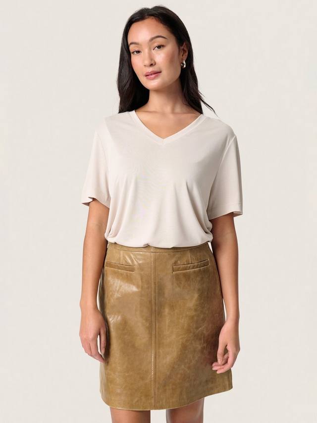 Футболка columbine Soaked In Luxury, цвет Ancient Scroll
Футболка columbine Soaked In Luxury, цвет Ancient Scroll