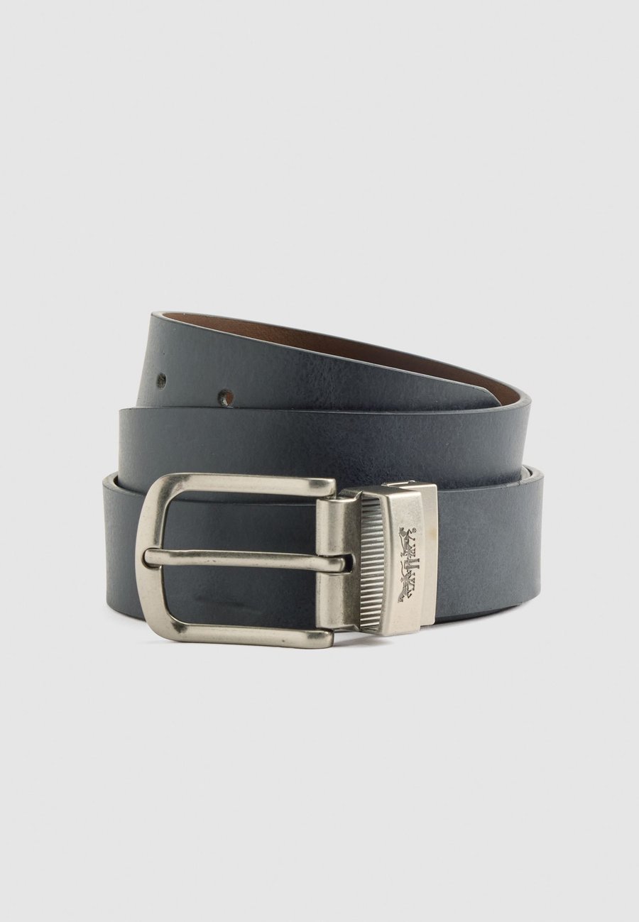 Ремень Levi's NEW REVERSIBLE, Caviar/Black
Ремень Levi's NEW REVERSIBLE, Caviar/Black
