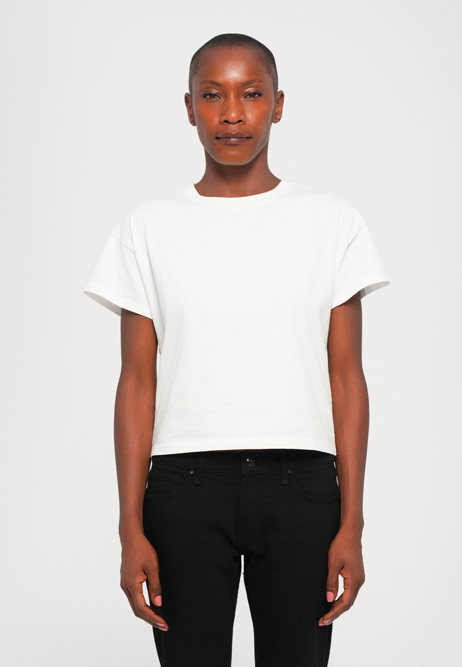 Футболка rag & bone KELLY BOXY TEE, White, Белый, Футболка rag & bone KELLY BOXY TEE, White
Футболка rag & bone KELLY BOXY TEE, White, Белый, Футболка rag & bone KELLY BOXY TEE, White