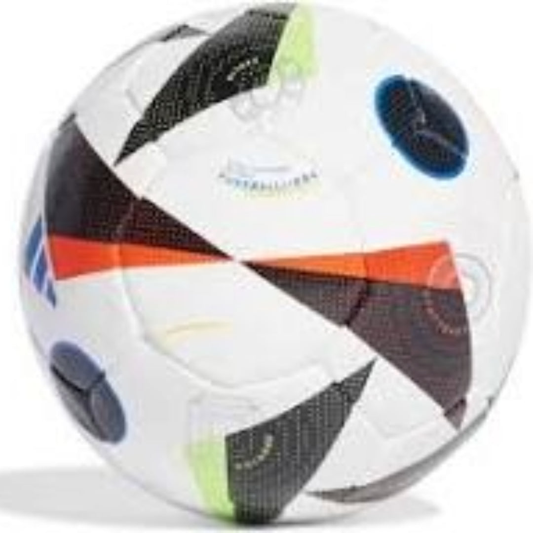 Футбольный мяч Adidas Fussballliebe Pro Sala 'White Black'
Футбольный мяч Adidas Fussballliebe Pro Sala 'White Black'
