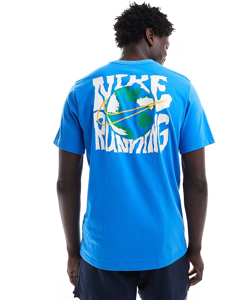 Nike Running – Energy – синяя футболка с графическим рисунком
Nike Running – Energy – синяя футболка с графическим рисунком