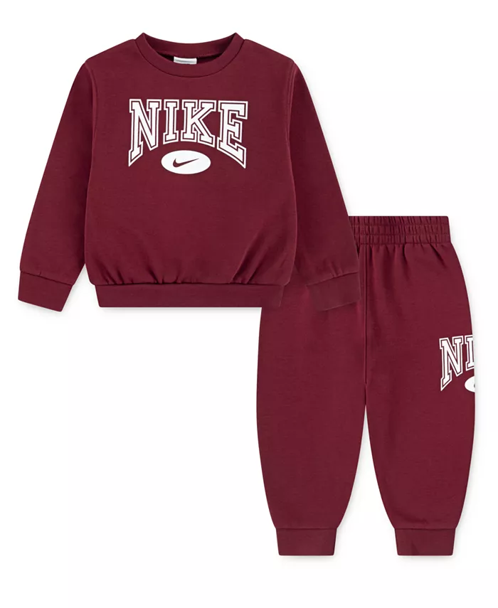 Комплект для мальчика из 2 предметов: худи и штаны Gameday Essentials Nike, красный
Комплект для мальчика из 2 предметов: худи и штаны Gameday Essentials Nike, красный