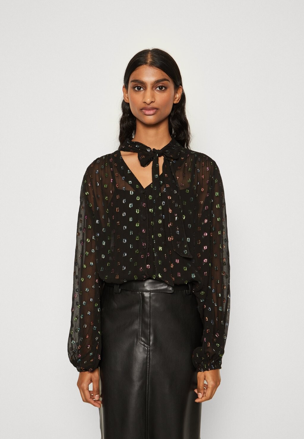 Рубашка Never Fully Dressed БЛУЗКА SPARKLE BOW FLORA, черный 
Рубашка Never Fully Dressed БЛУЗКА SPARKLE BOW FLORA, черный