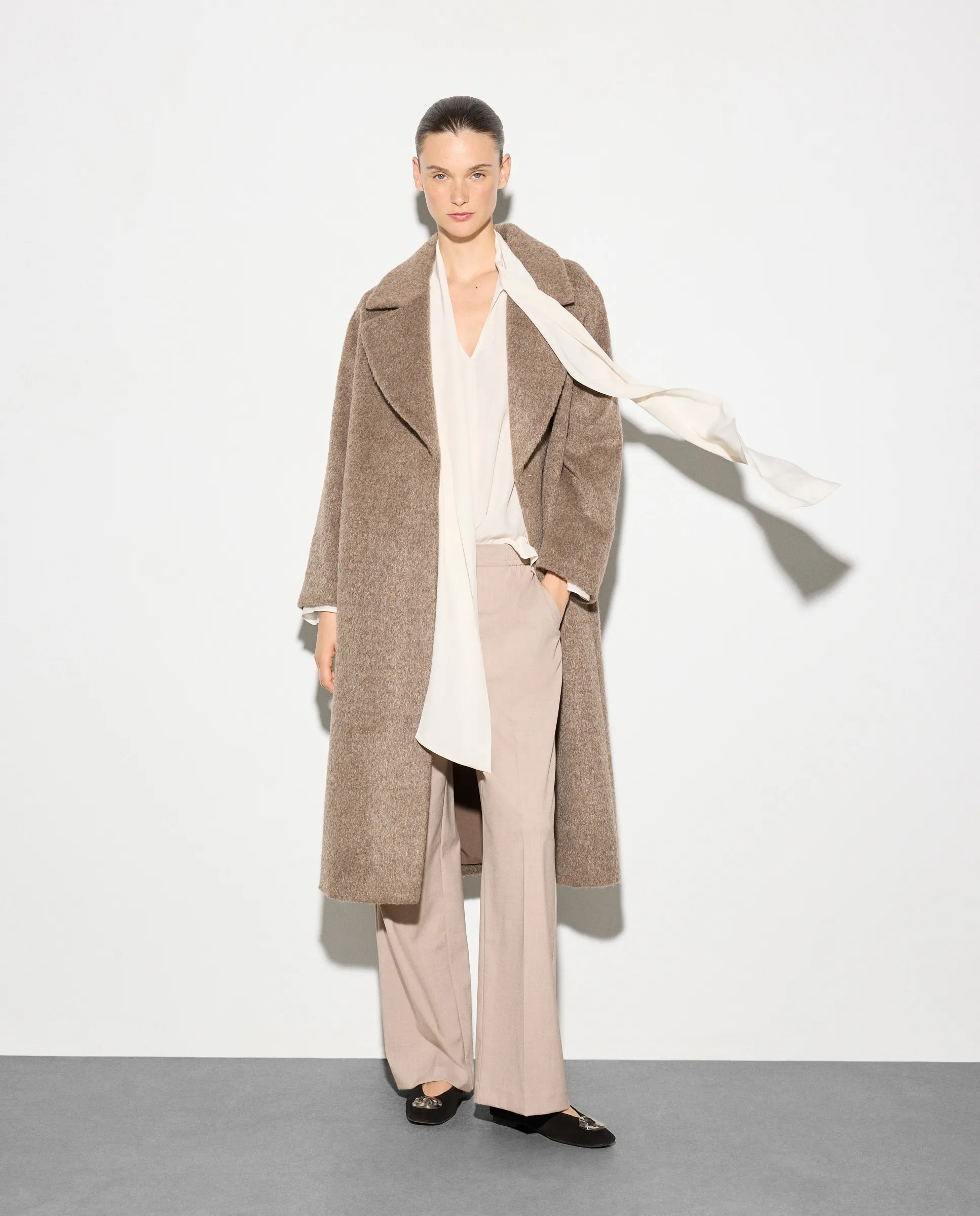 Женские спортивные брюки-джоггеры из однотонного полиэстера Woman El Corte Inglés, бежево-серый
Женские спортивные брюки-джоггеры из однотонного полиэстера Woman El Corte Inglés, бежево-серый