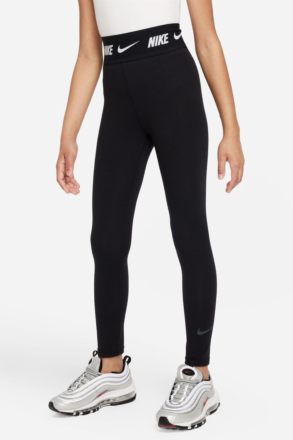 С завышенной талией и полосками с логотипом Nike, черный
С завышенной талией и полосками с логотипом Nike, черный