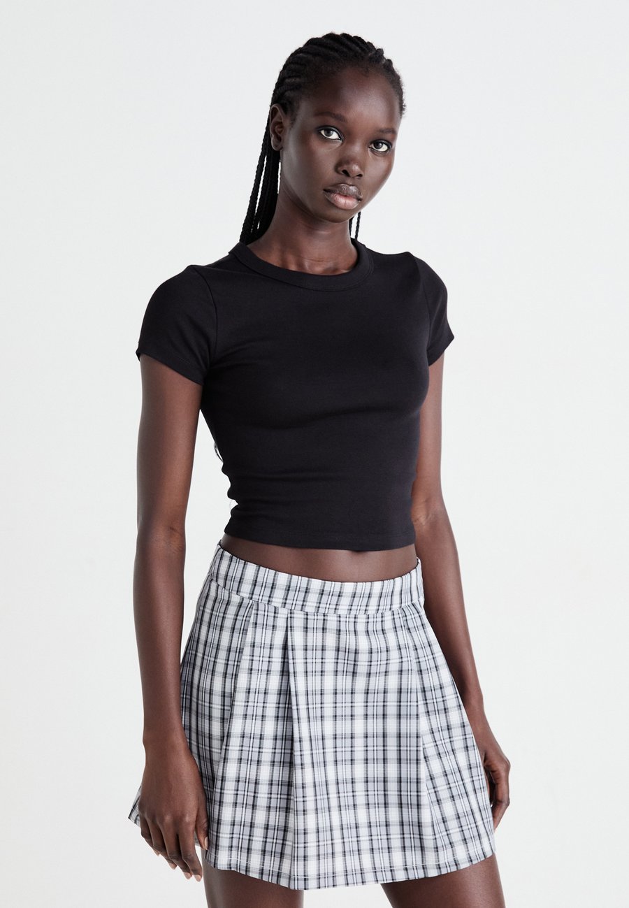 Футболка Gina Tricot BASIC TIGHT, Black, Черный, Футболка Gina Tricot BASIC TIGHT, Black
Футболка Gina Tricot BASIC TIGHT, Black, Черный, Футболка Gina Tricot BASIC TIGHT, Black