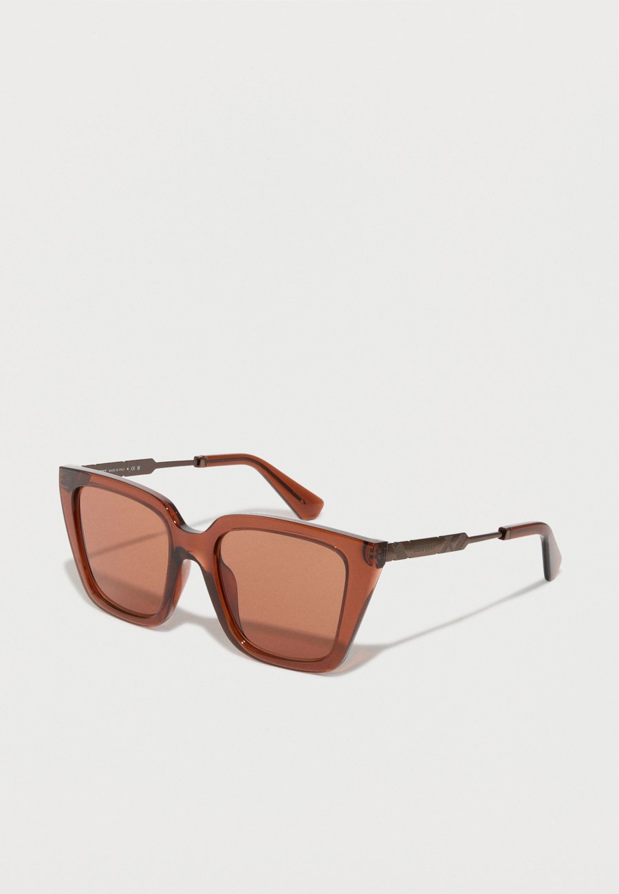 Солнцезащитные очки Burberry Sunglasses, Brown
Солнцезащитные очки Burberry Sunglasses, Brown