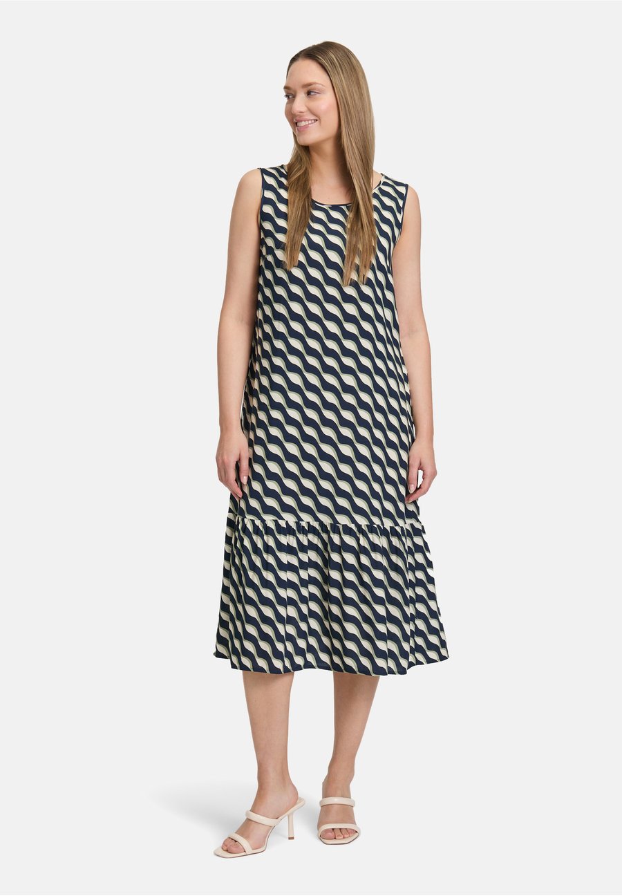 Платье Betty Barclay STUFEN WEITER AUSSCHNITT, Dark Blue Green/Blue
Платье Betty Barclay STUFEN WEITER AUSSCHNITT, Dark Blue Green/Blue