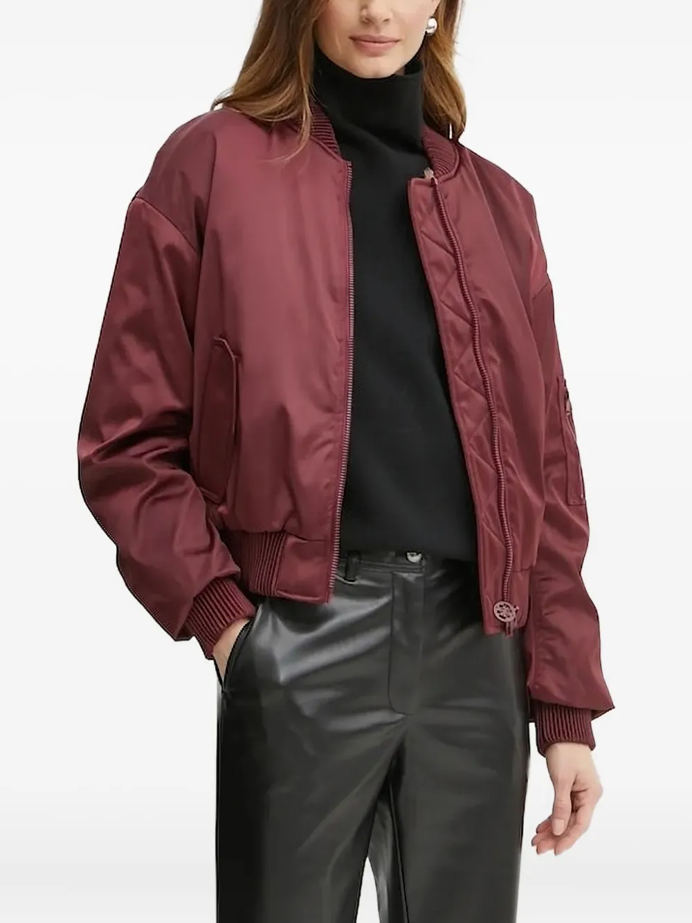 Куртка-бомбер с карманами-карго GUESS USA, красный
Куртка-бомбер с карманами-карго GUESS USA, красный