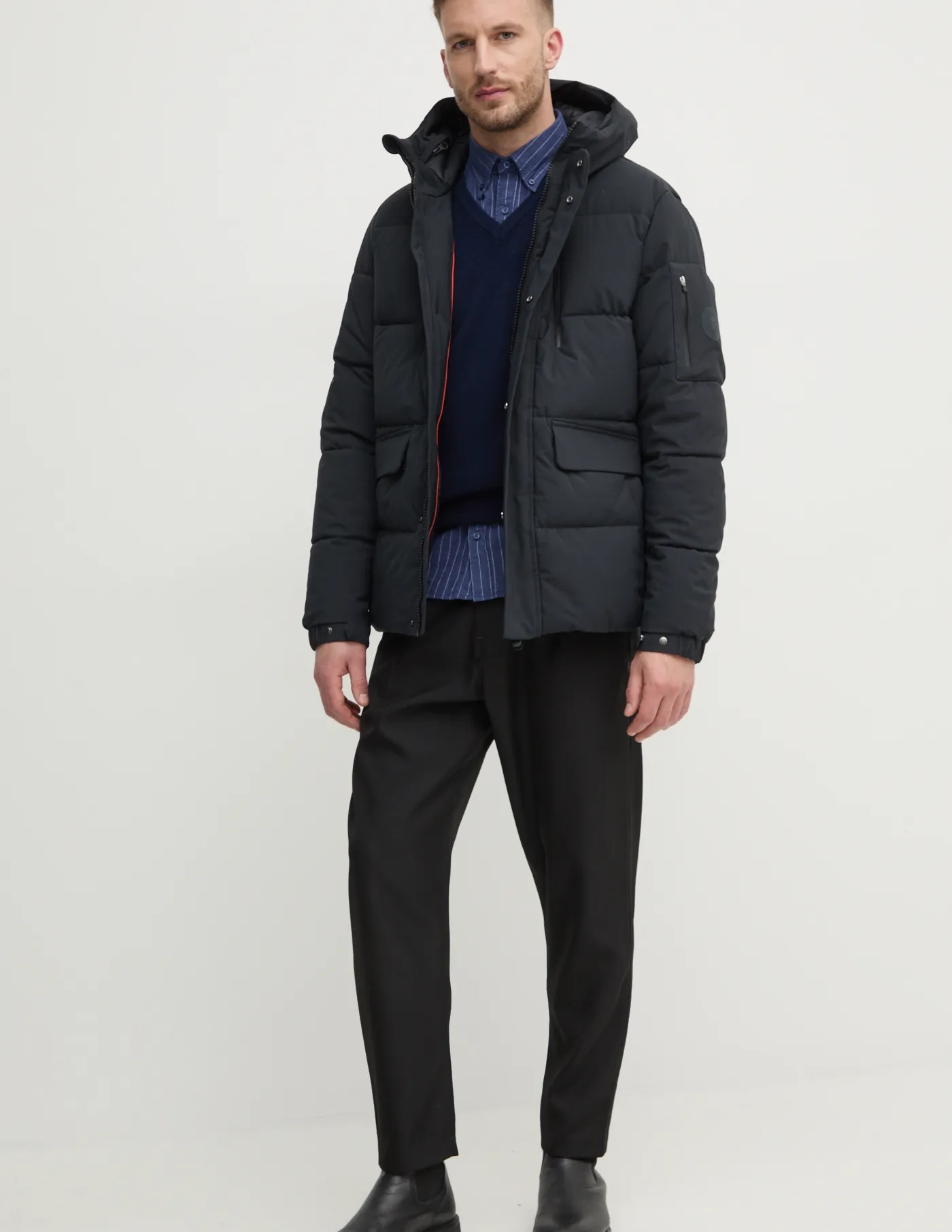 Шерстяной свитер United Colors of Benetton, темно-синий
Шерстяной свитер United Colors of Benetton, темно-синий