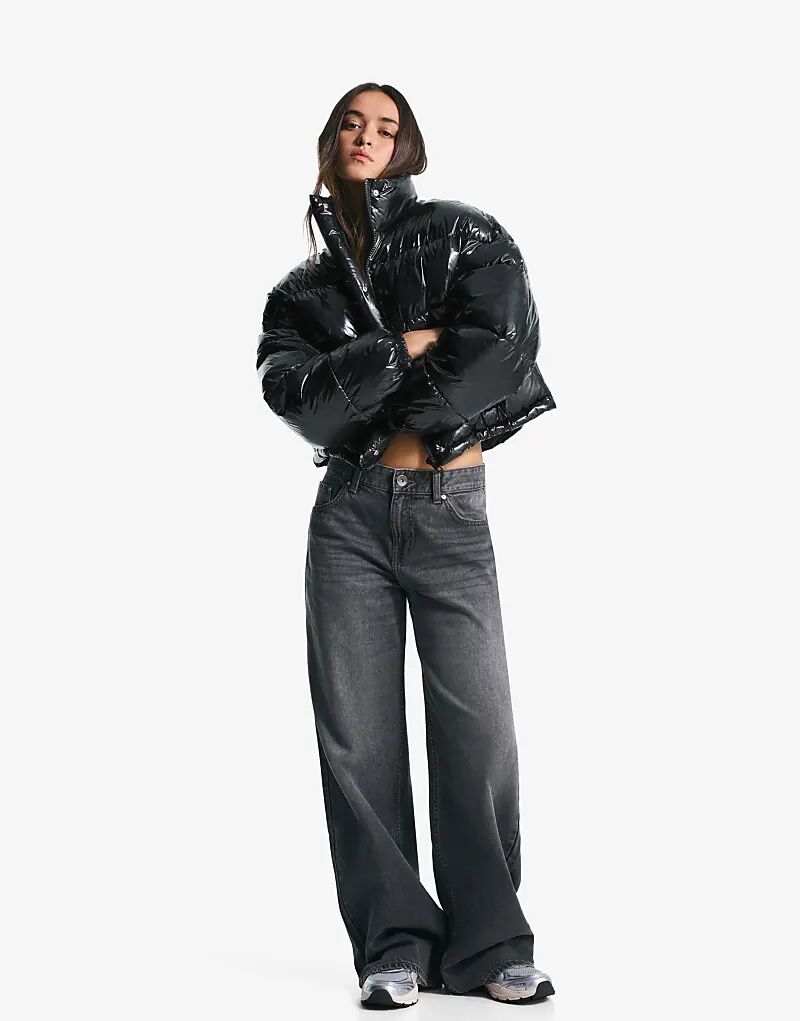 Пуховик Bershka с виниловым эффектом черного цвета
Пуховик Bershka с виниловым эффектом черного цвета