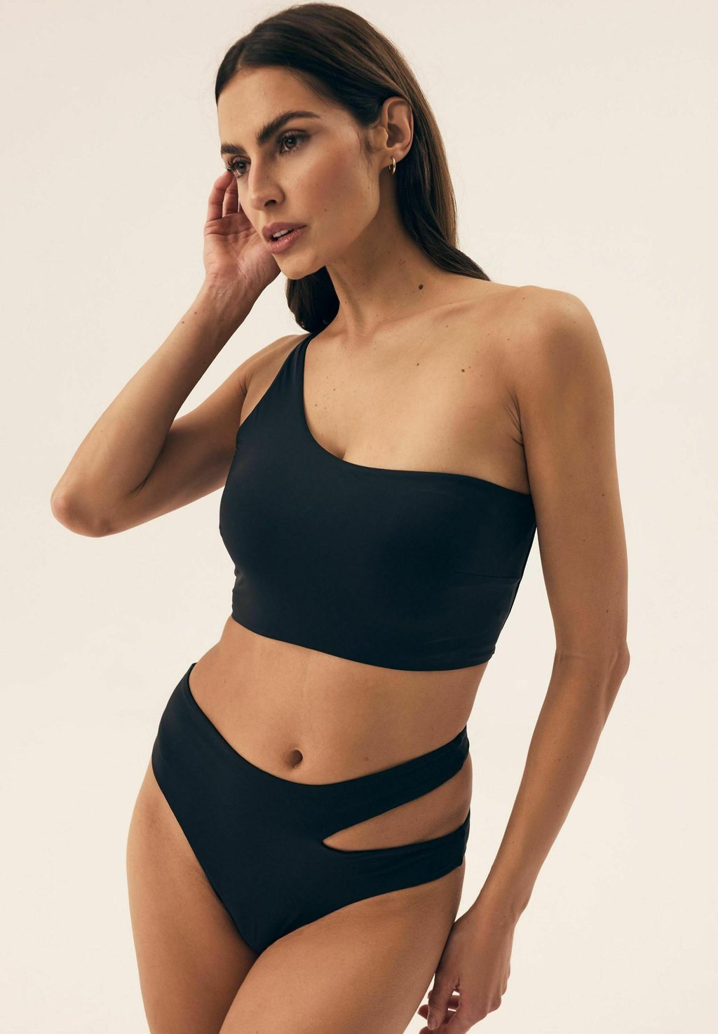 Верх бикини FIRENZE ESOTIQ, черный
Верх бикини FIRENZE ESOTIQ, черный