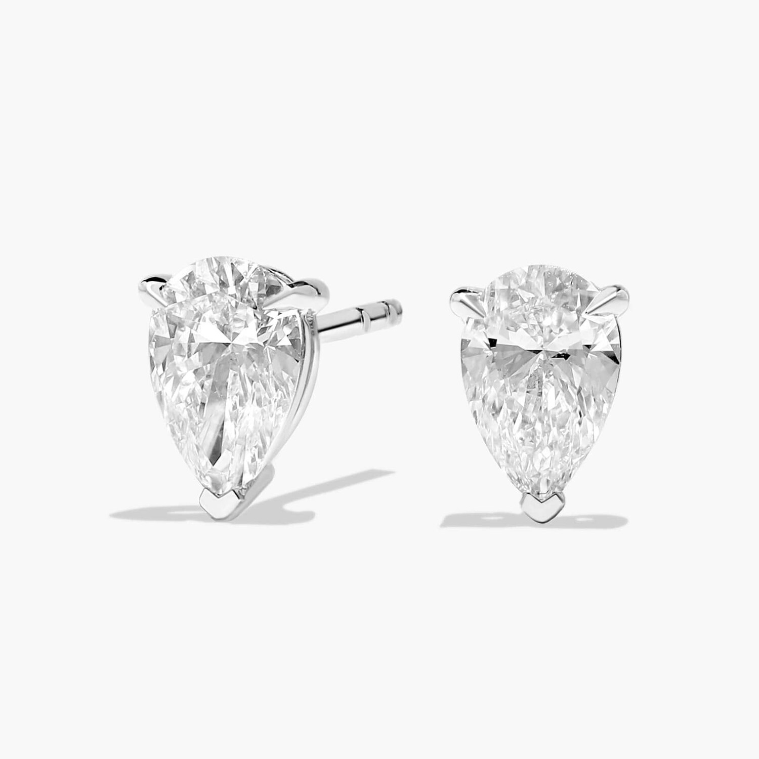 Серьги-гвоздики с выращенными в лаборатории бриллиантами грушевидной огранки из белого золота 14 карат (3/4 карата, два цвета - FG / VS2-SI1) Blue Nile
Серьги-гвоздики с выращенными в лаборатории бриллиантами грушевидной огранки из белого золота 14 карат (3/4 карата, два цвета - FG / VS2-SI1) Blue Nile