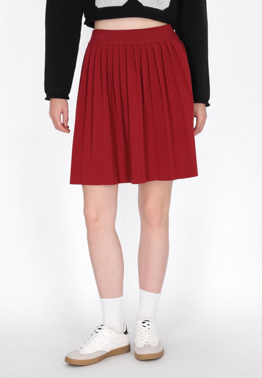 Юбка myMo Pleated skirt, Wine Red/Red
Юбка myMo Pleated skirt, Wine Red/Red