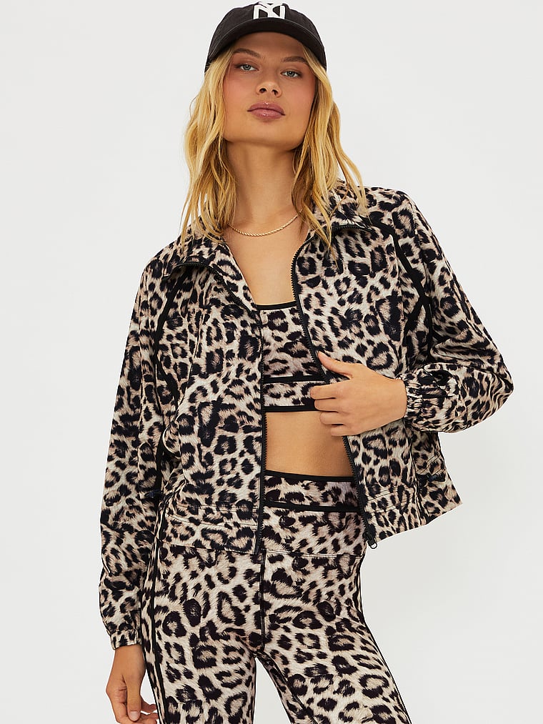 Куртка Casen Beach Riot, mystic leopard
Куртка Casen Beach Riot, mystic leopard