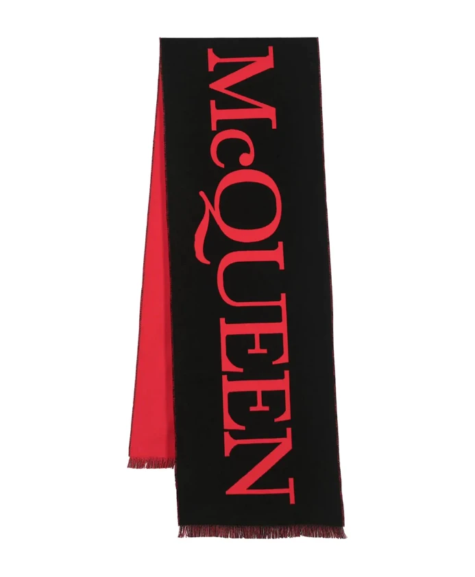Зимние шарфы хлопковый шарф с бахромой и объемным логотипом интарсией Alexander Mcqueen, черный
Зимние шарфы хлопковый шарф с бахромой и объемным логотипом интарсией Alexander Mcqueen, черный