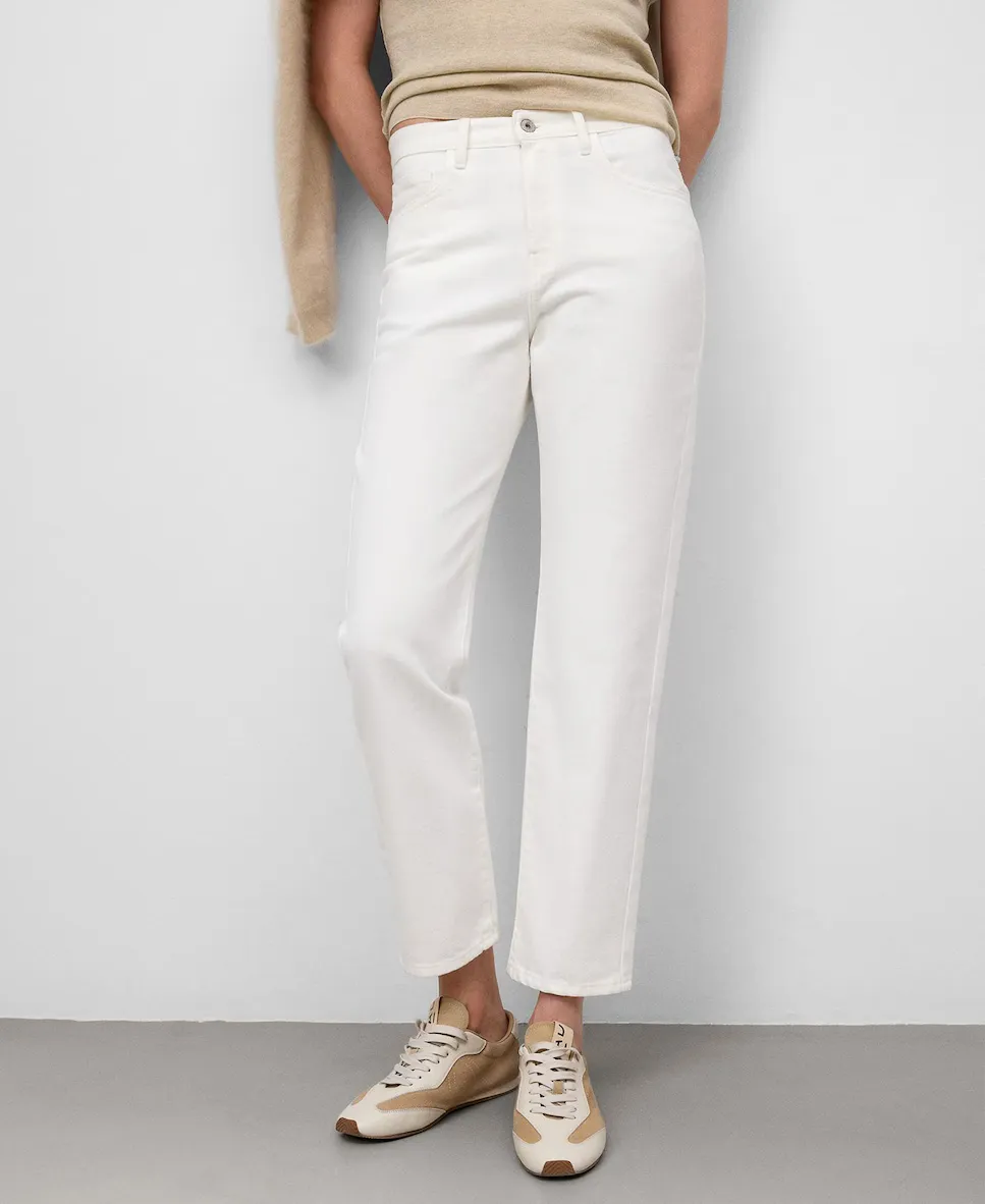 Женские прямые джинсы с пуговицей в сыром цвете Adolfo Dominguez, цвет Crudo
Женские прямые джинсы с пуговицей в сыром цвете Adolfo Dominguez, цвет Crudo