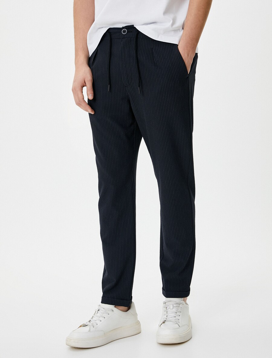 Брюки зауженного кроя Koton, темно-синий
Брюки зауженного кроя Koton, темно-синий