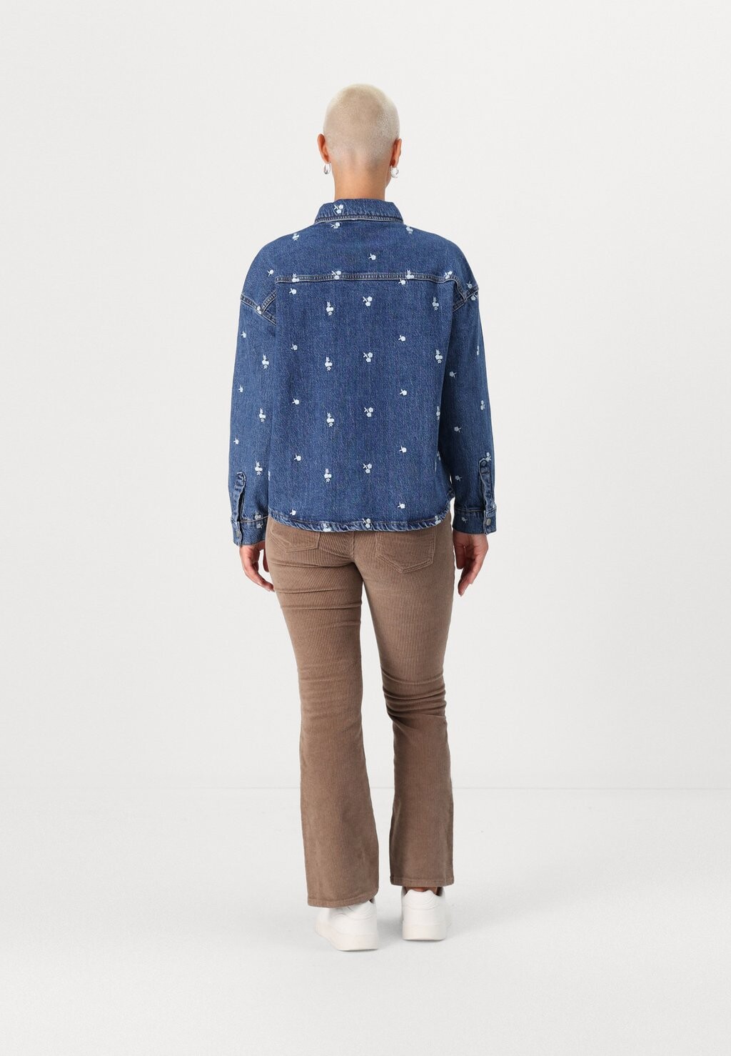 Блузка на пуговицах VMHAYDEN OVERSIZED SHIRT Vero Moda Petite, розовый 
Блузка на пуговицах VMHAYDEN OVERSIZED SHIRT Vero Moda Petite, розовый