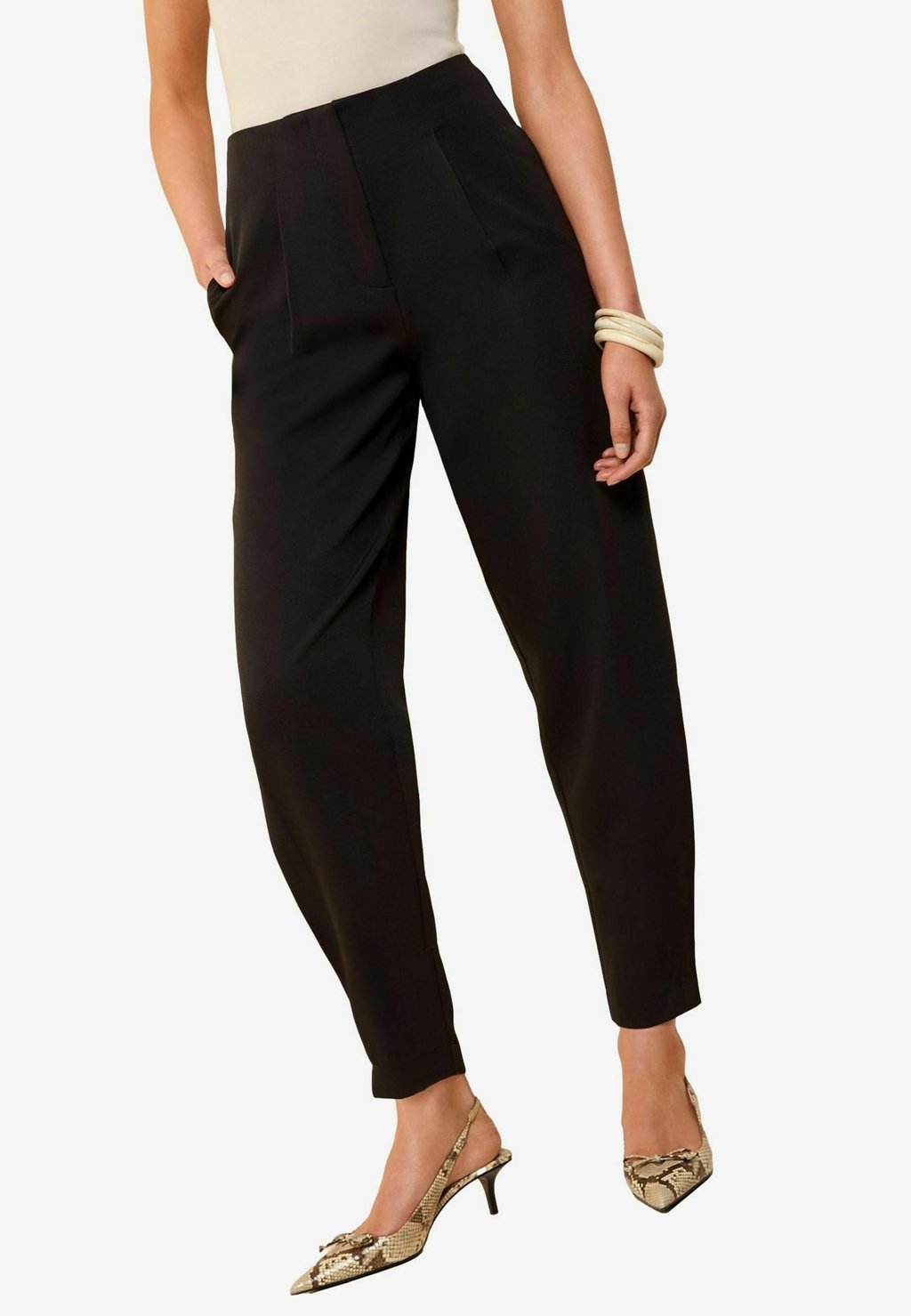 Брюки REGULAR FIT - PLEATED FRONT BARREL LEG TAILORED Friends Like These, черный
Брюки REGULAR FIT - PLEATED FRONT BARREL LEG TAILORED Friends Like These, черный