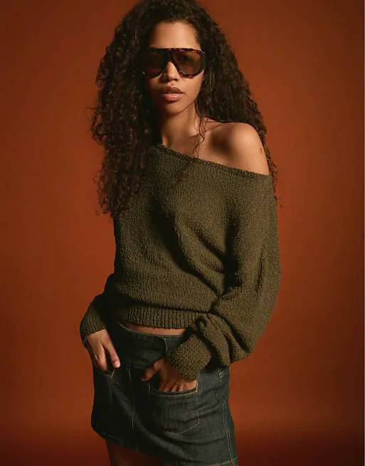 Джемпер асимметричного кроя Bershka хаки
Джемпер асимметричного кроя Bershka хаки