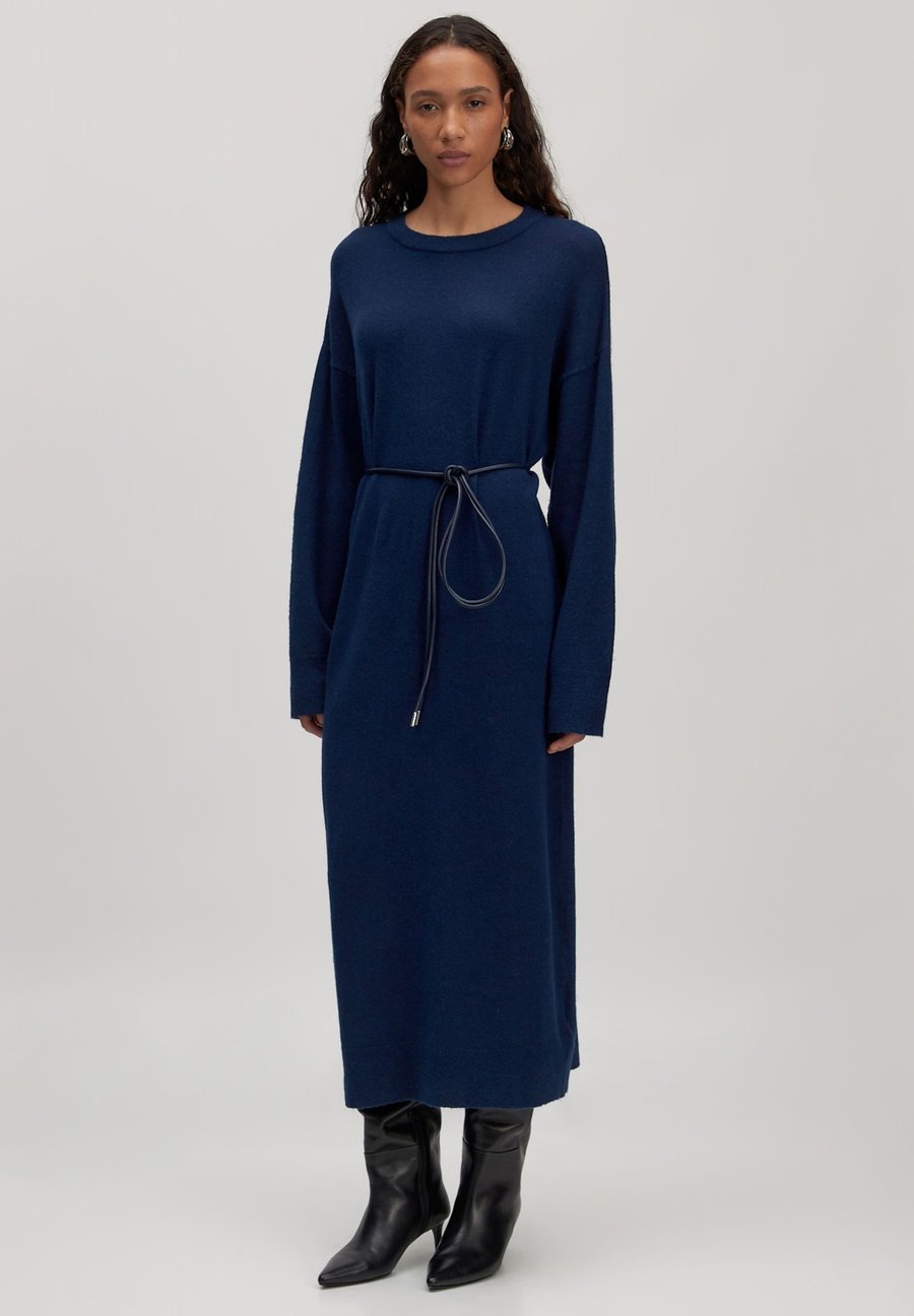 Платье EDITED JADEN, Navy/Blue
Платье EDITED JADEN, Navy/Blue