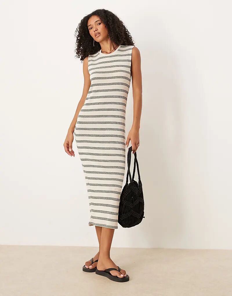 Платье миди VILA в полоску из трикотажа кремового и темно-зеленого цветов
Платье миди VILA в полоску из трикотажа кремового и темно-зеленого цветов