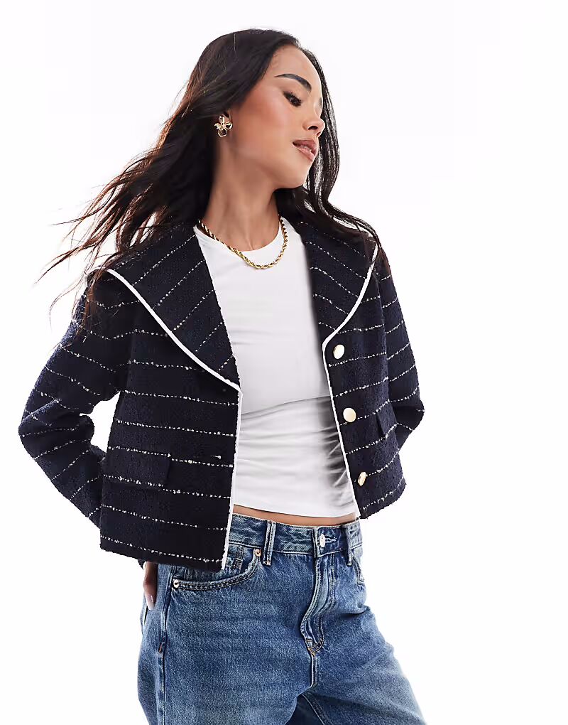 Пиджак ASOS DESIGN из букле с контрастной полоской
Пиджак ASOS DESIGN из букле с контрастной полоской