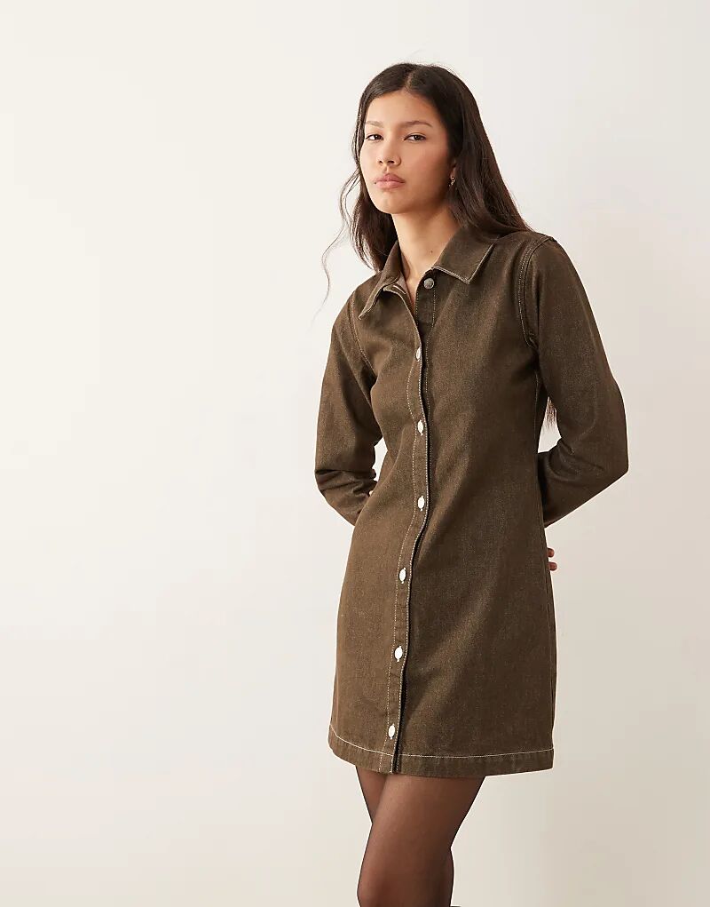 Платье-рубашка из денима ASOS DESIGN приталенного кроя с длинным рукавом цвета хаки
Платье-рубашка из денима ASOS DESIGN приталенного кроя с длинным рукавом цвета хаки