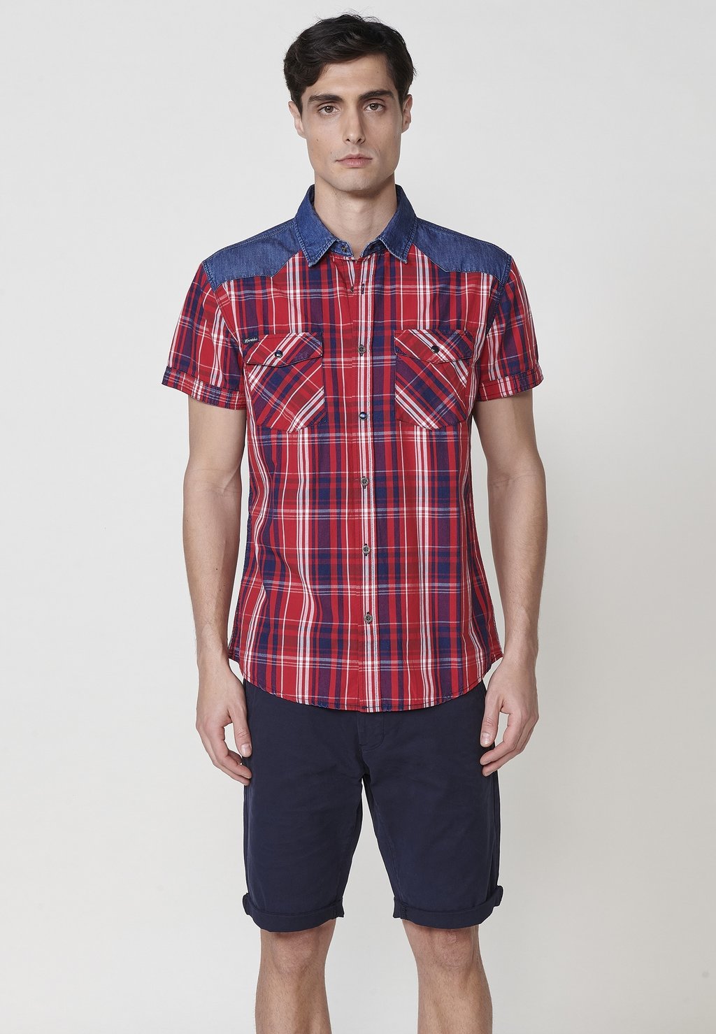 Рубашка DE MANGA CORTA CON BOLSILLOS DELANTEROS Koroshi, красный
Рубашка DE MANGA CORTA CON BOLSILLOS DELANTEROS Koroshi, красный