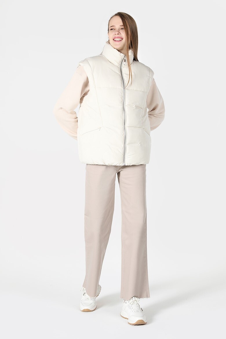 Утепленный зимний жилет с карманами на молнии Colin'S, бежевый
Утепленный зимний жилет с карманами на молнии Colin'S, бежевый