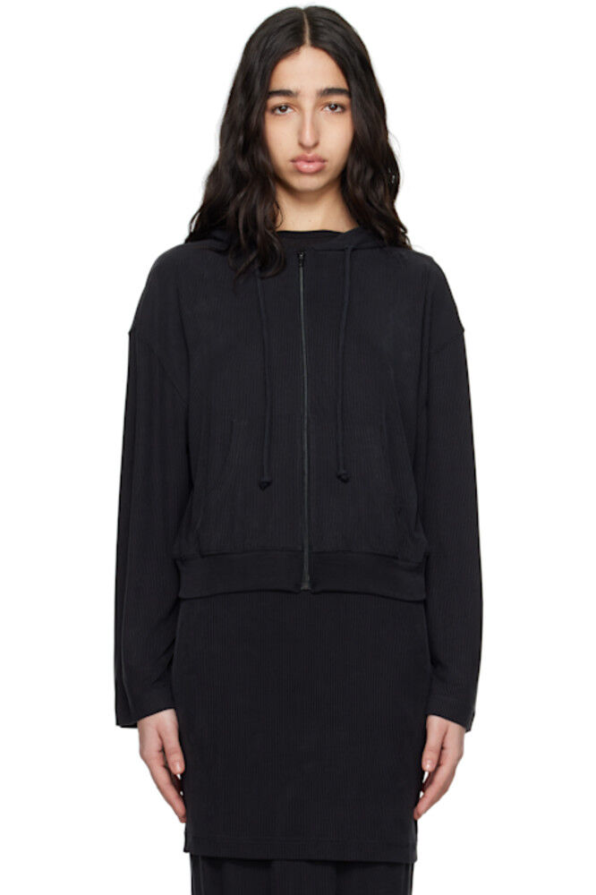 Черная толстовка с капюшоном на молнии ALAINPAUL
Черная толстовка с капюшоном на молнии ALAINPAUL