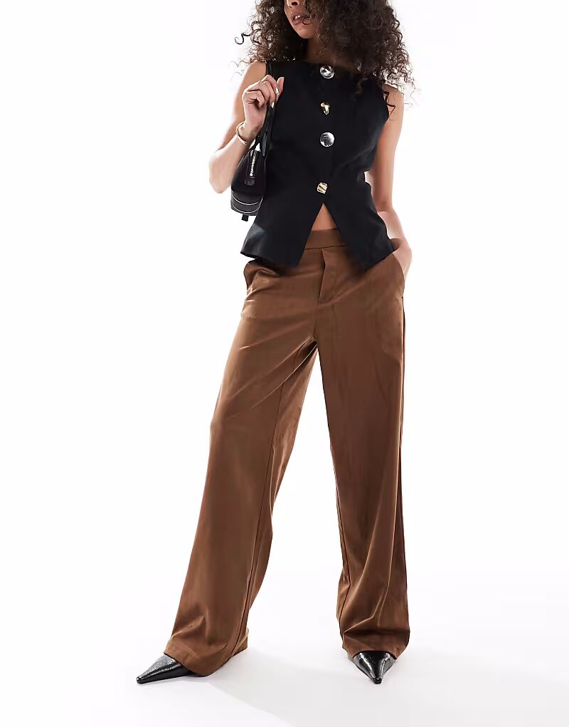 Широкие брюки из искусственной замши премиум-класса цвета верблюжьей шерсти Object
Широкие брюки из искусственной замши премиум-класса цвета верблюжьей шерсти Object