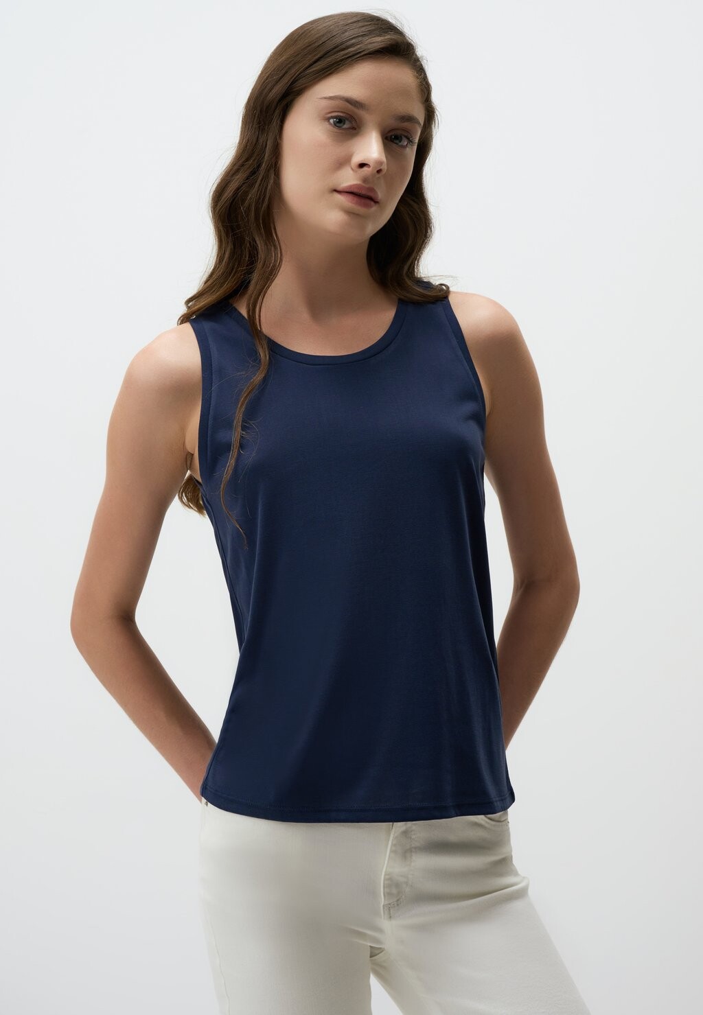 Топ SLEEVELESS Jimmy Key, темно-синий
Топ SLEEVELESS Jimmy Key, темно-синий