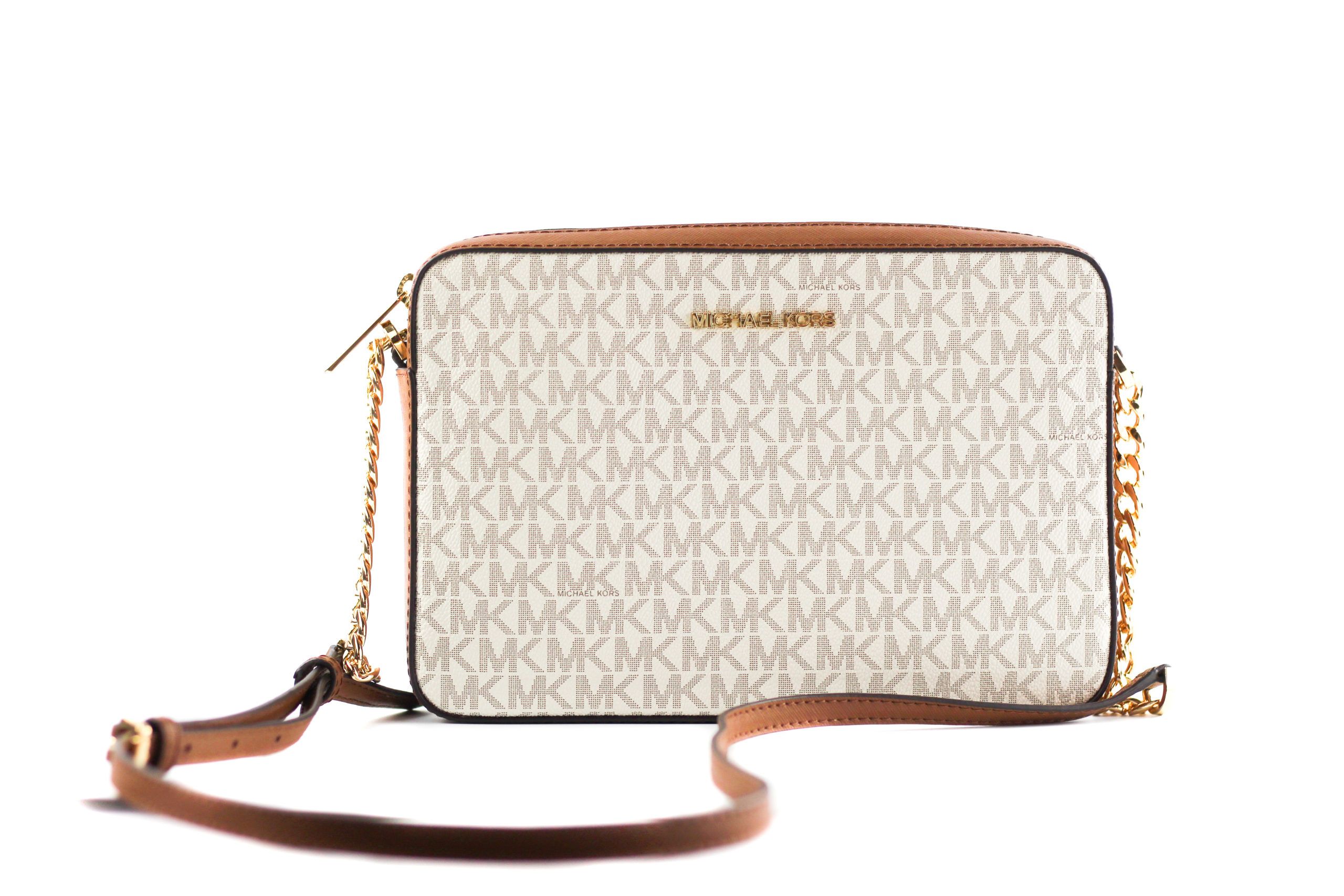 Сумка Jet Set Large East West из сафьяновой кожи через плечо (Vanilla Signature) Michael Kors
Сумка Jet Set Large East West из сафьяновой кожи через плечо (Vanilla Signature) Michael Kors