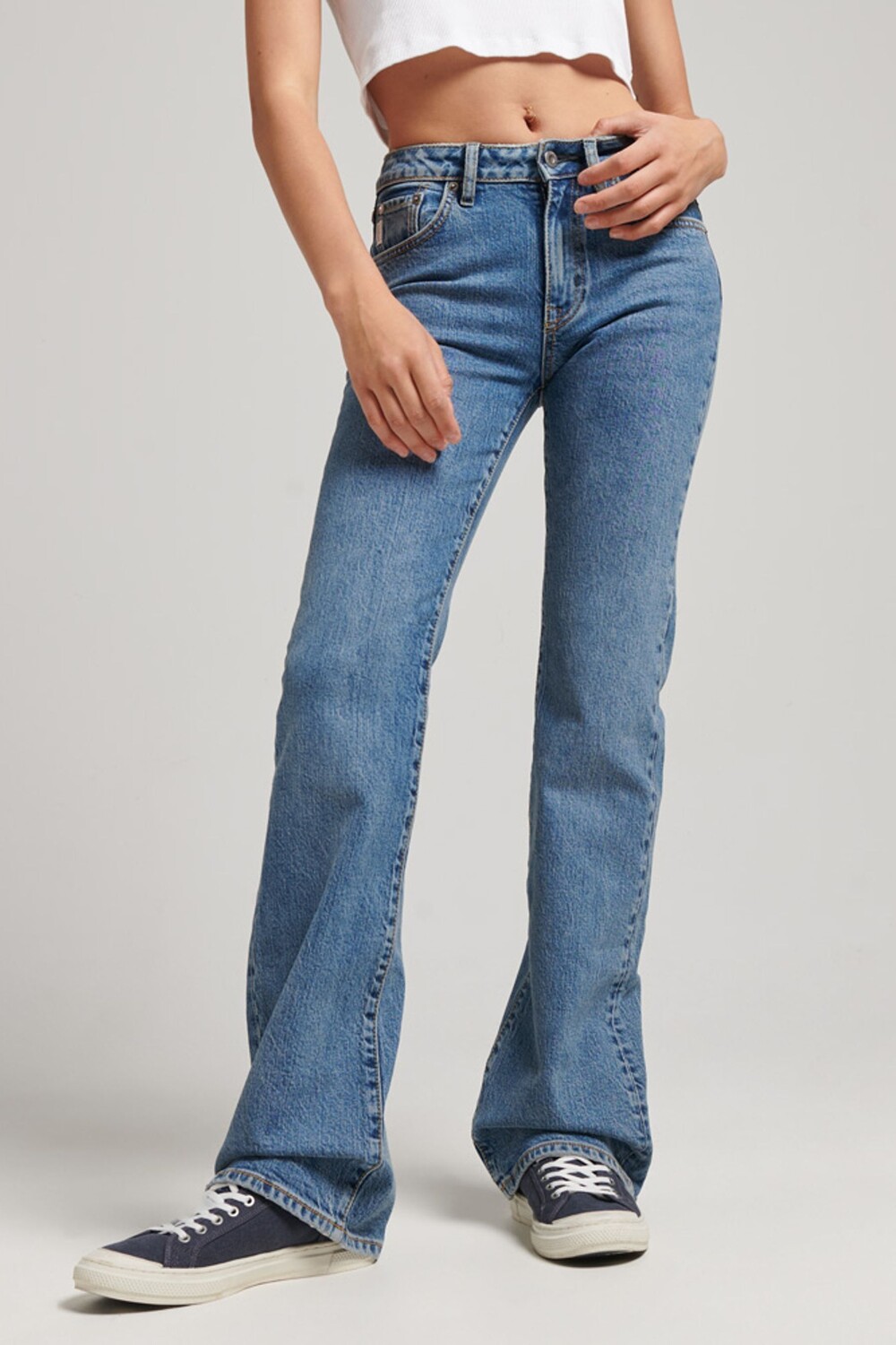 Джинсы со средней посадкой и расклешенными штанинами Superdry, синий
Джинсы со средней посадкой и расклешенными штанинами Superdry, синий