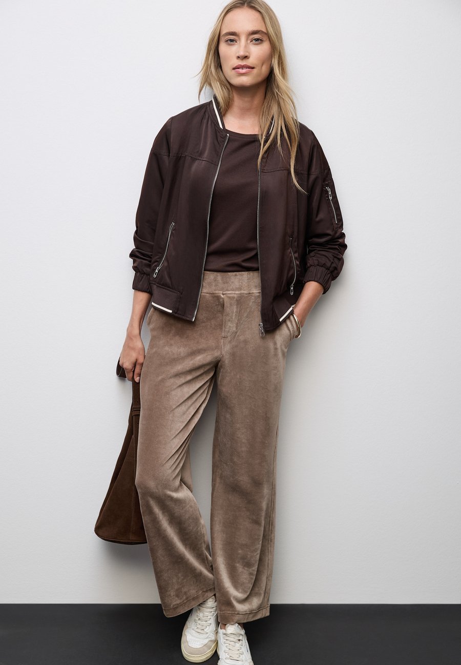 Брюки Street One STRAIGHT, Braun/Brown
Брюки Street One STRAIGHT, Braun/Brown