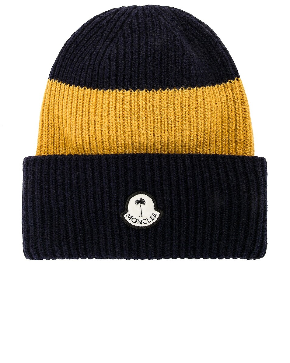 Шапка-бини из коллаборации с Palm Angels Moncler Genius, цвет Navy Yellow Stripe
Шапка-бини из коллаборации с Palm Angels Moncler Genius, цвет Navy Yellow Stripe