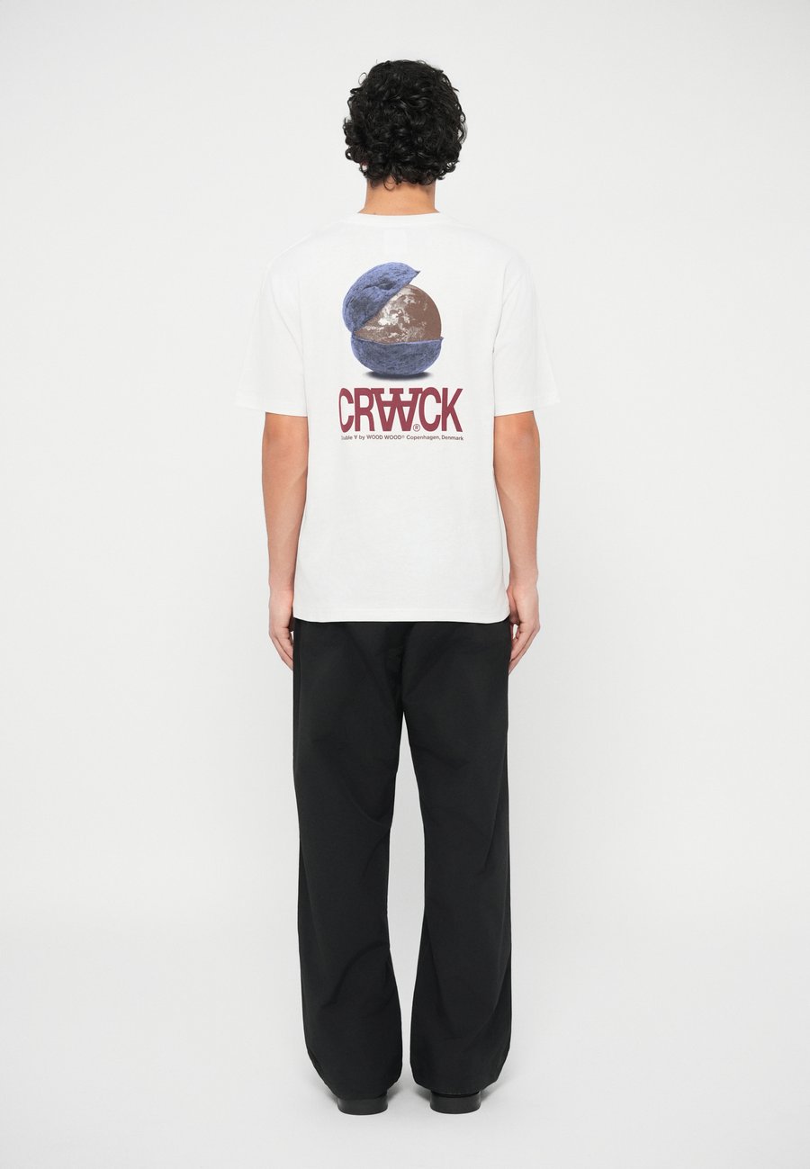 Футболка DOUBLE A BY W.W. ACE TEE CRAACK UNISEX, Bright White/White, Белый, Футболка DOUBLE A BY W.W. ACE TEE CRAACK UNISEX, Bright White/White
Футболка DOUBLE A BY W.W. ACE TEE CRAACK UNISEX, Bright White/White, Белый, Футболка DOUBLE A BY W.W. ACE TEE CRAACK UNISEX, Bright White/White