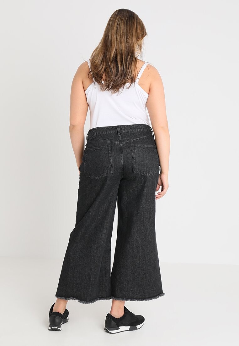 Расклешенные джинсы LADIES CULOTTE Urban Classics, цвет Black Washed
Расклешенные джинсы LADIES CULOTTE Urban Classics, цвет Black Washed