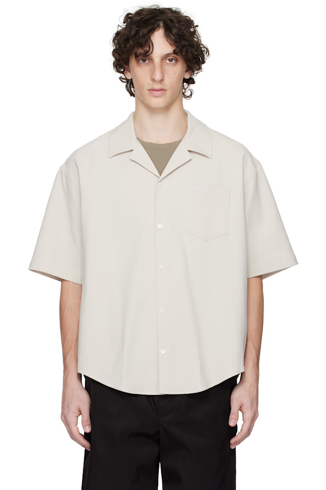 Хлопковая рубашка с отложным воротником Ami Paris, цвет mastic
Хлопковая рубашка с отложным воротником Ami Paris, цвет mastic