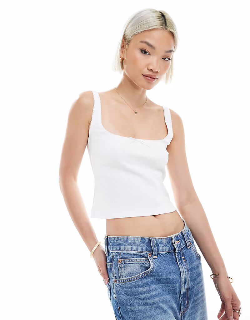 Топ Miss Selfridge с бантом и отделкой пико белого цвета 
Топ Miss Selfridge с бантом и отделкой пико белого цвета