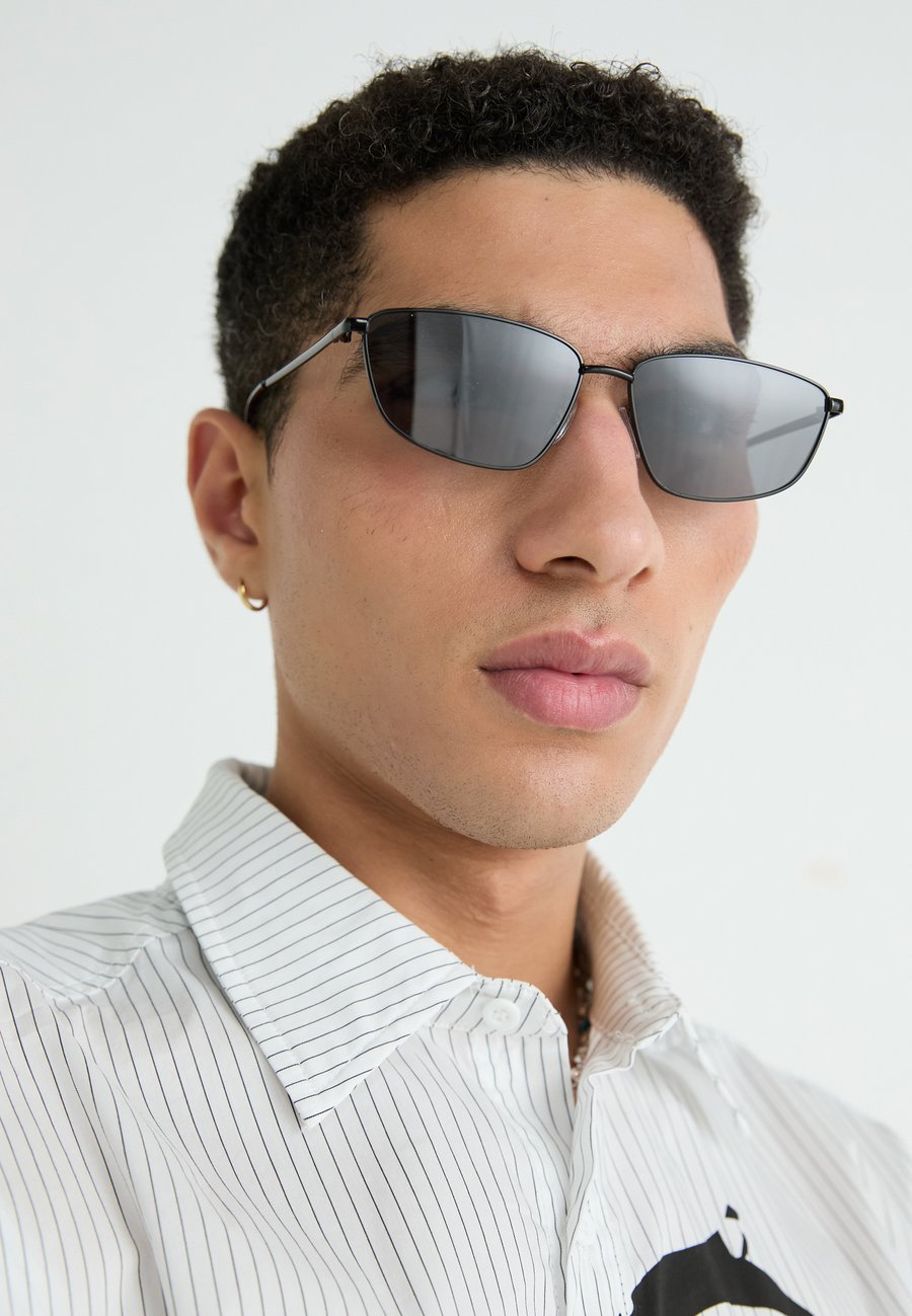 Солнцезащитные очки YOURTURN UNISEX, Black
Солнцезащитные очки YOURTURN UNISEX, Black