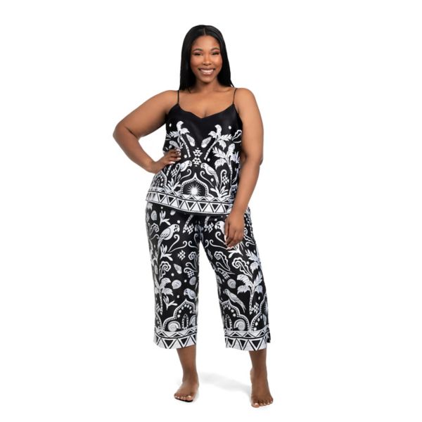 Комплект из двух пижамных топов и укороченных пижамных брюк большого размера Lilac+London, цвет playa parrot black
Комплект из двух пижамных топов и укороченных пижамных брюк большого размера Lilac+London, цвет playa parrot black