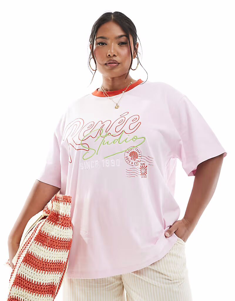 Футболка с эксклюзивным логотипом Renee Studio Plus в розовом и красном цветах
Футболка с эксклюзивным логотипом Renee Studio Plus в розовом и красном цветах