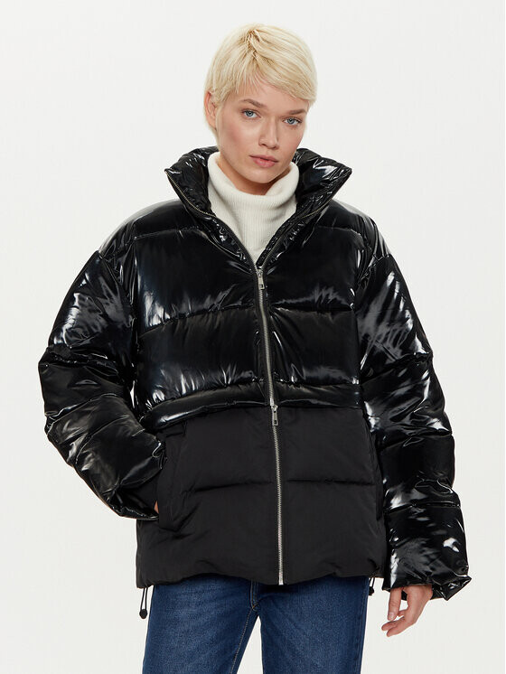 Пуховик оверсайз Karen By Simonsen, черный
Пуховик оверсайз Karen By Simonsen, черный