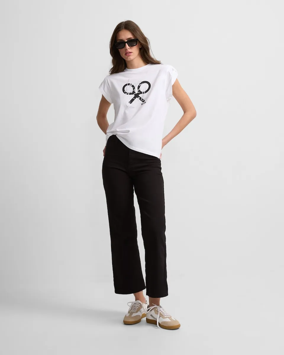 Женские брюки-кюлоты классического кроя черные Silbon, черный
Женские брюки-кюлоты классического кроя черные Silbon, черный