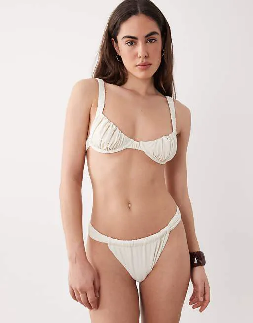 Кремовые плавки бикини с высокими штанинами Miss Selfridge Mix and Match, Бежевый, Кремовые плавки бикини с высокими штанинами Miss Selfridge Mix and Match
Кремовые плавки бикини с высокими штанинами Miss Selfridge Mix and Match, Бежевый, Кремовые плавки бикини с высокими штанинами Miss Selfridge Mix and Match