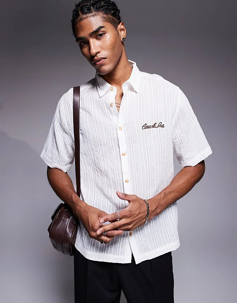 Рубашка ASOS DESIGN с текстурированной отделкой и вышивкой на груди белого цвета
Рубашка ASOS DESIGN с текстурированной отделкой и вышивкой на груди белого цвета