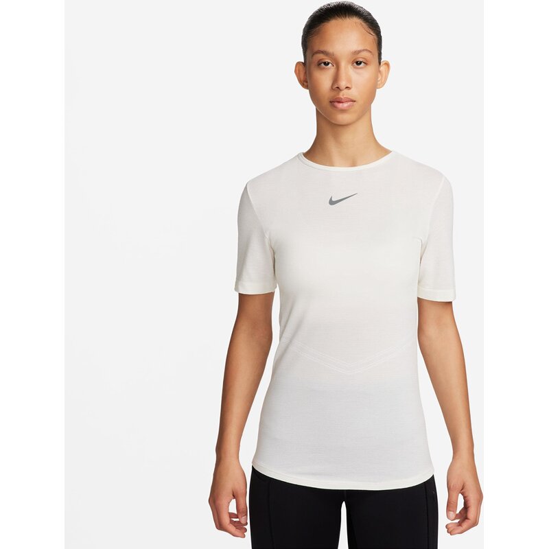 Футболка Swift Wool Dri-Fit Nike, цвет sail
Футболка Swift Wool Dri-Fit Nike, цвет sail